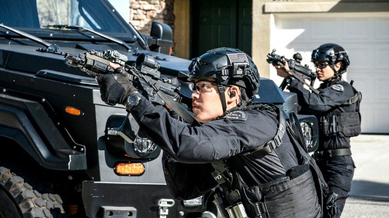 S. W. A. T.: Спецназ города ангелов 4 сезон 11 серия S. W. A. T.: Спецназ города ангелов 4 сезон 11 серия