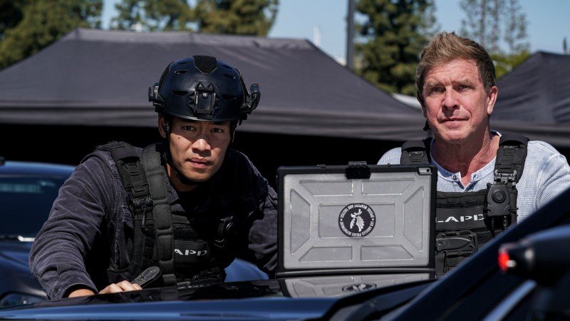 S. W. A. T.: Спецназ города ангелов 4 сезон 16 серия S. W. A. T.: Спецназ города ангелов 4 сезон 16 серия