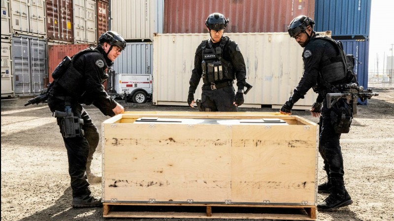 S. W. A. T.: Спецназ города ангелов 5 сезон 10 серия S. W. A. T.: Спецназ города ангелов 5 сезон 10 серия