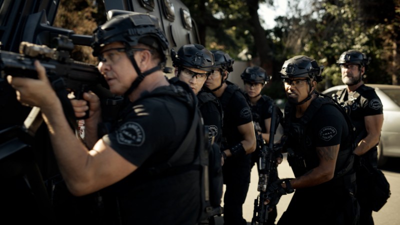 S. W. A. T.: Спецназ города ангелов 6 сезон 7 серия S. W. A. T.: Спецназ города ангелов 6 сезон 7 серия