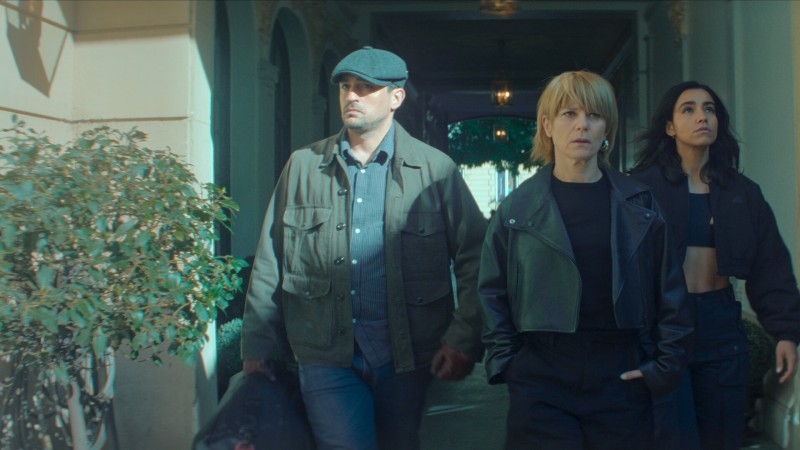 Парижские фурии 2 сезон 1 серия Парижские фурии 2 сезон 1 серия